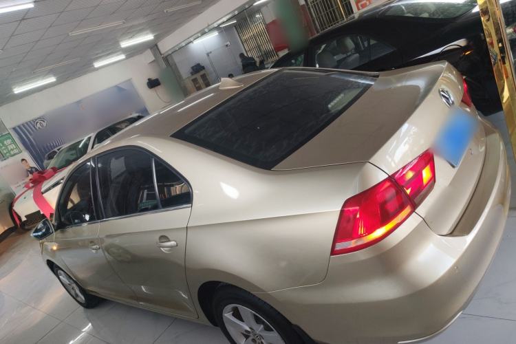 Used Volkswagen Santana 2015 1.6L Automatic Comfort Edition
