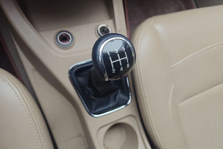 Used Wuling Hongguang 2014 1.2L S Comfort Model China IV