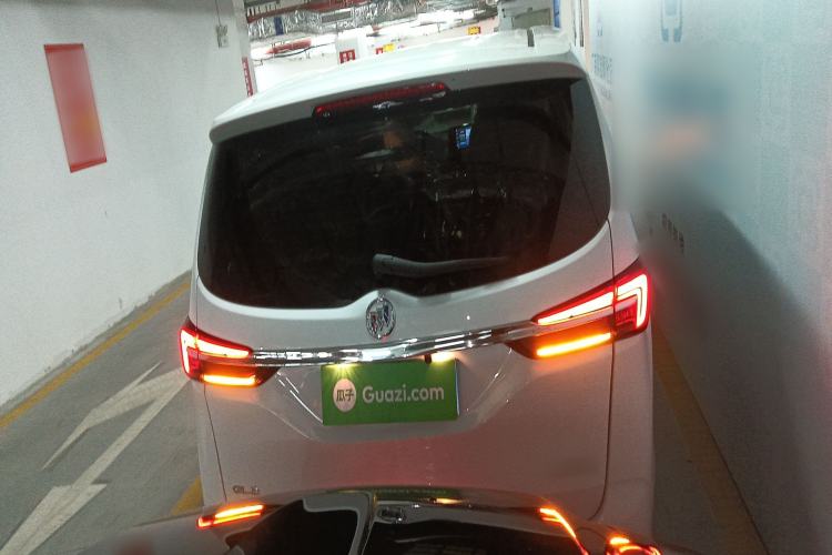 Used Buick GL8 2023 Land Executive Class Comfort Model
