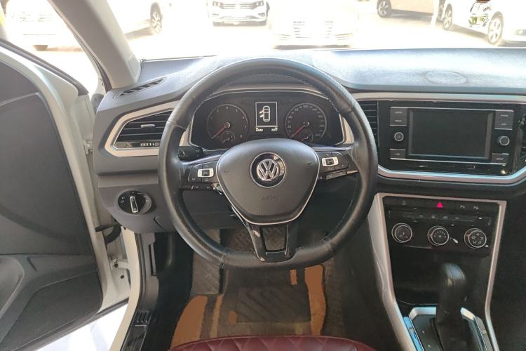 Used Volkswagen T-ROC 2018 230TSI DSG Two-Wheel Drive Advanced Version China V Standard
