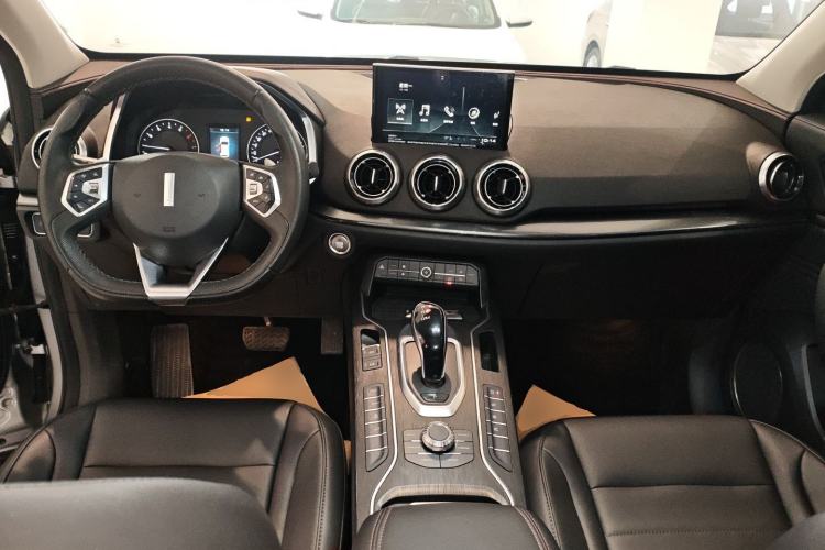 Used Wey VV5 2019 1.5T Two-Wheel Drive Color Pioneer
