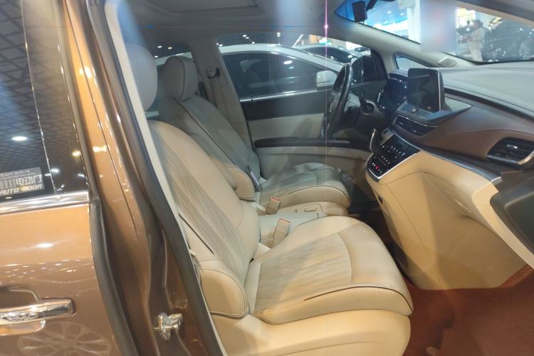 Used Buick GL8 2021 Land Cruiser Executive 652T Premium Model