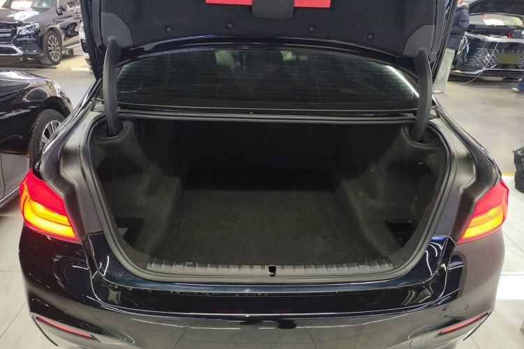 Used BMW 5 Series 2019 Restyled 525Li M Sport Package
