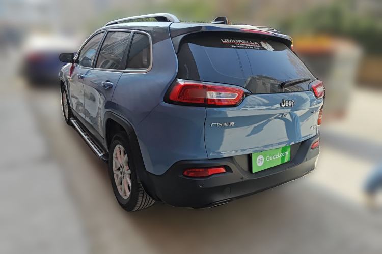 Used  Cherokee 2016 2.4L Leading Edition