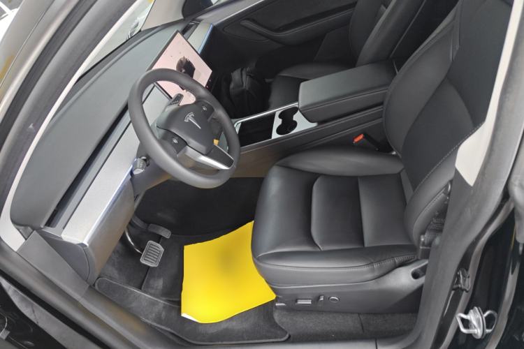 Used Tesla Model Y 2023 Rear-Wheel-Drive Version
