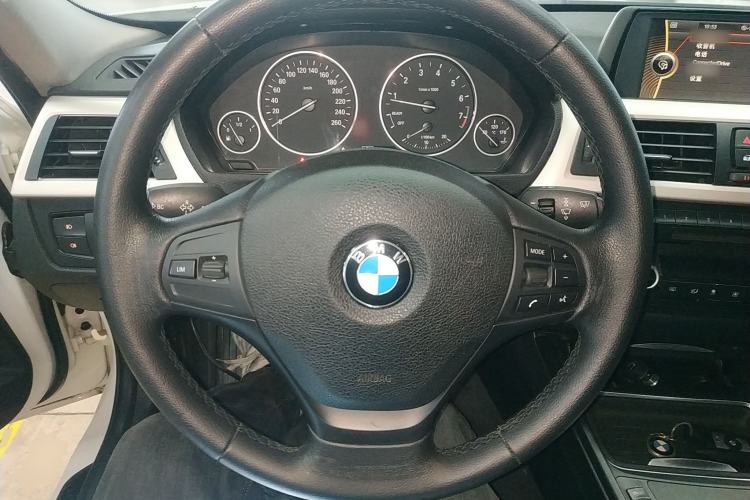 Used BMW 3 Series 2014 320Li Fashion Model
