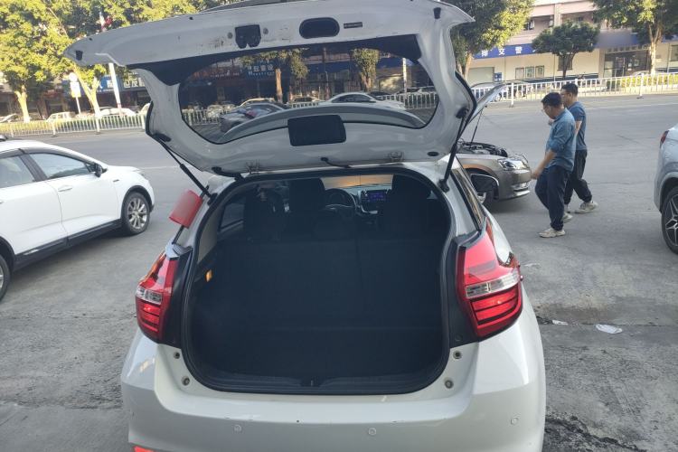 Used Toyota YARiS L 2019 1.5E CVT Dynamic Edition China VI compliant
