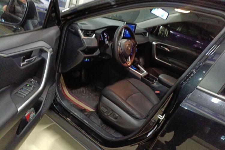 Used Toyota RAV4 2021 2.0L CVT 4x4 Trend Edition
