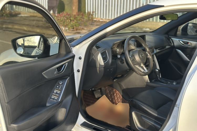 Used Mazda CX-4 2018 2.0L Automatic Two-Wheel Drive Blue Sky Exploration Version China V Standard
