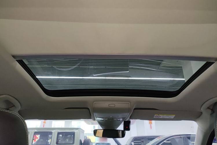 Used Volkswagen Tiguan L 2023 330TSI Automatic Two-Wheel Drive R-Line Enjoyment Edition
