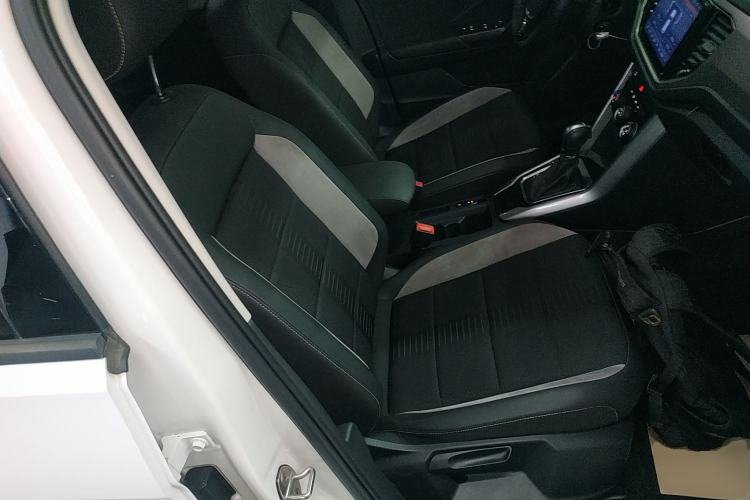 Used Volkswagen T-ROC 2019 230TSI DSG Two-Wheel-Drive Advanced Version China VI Standard
