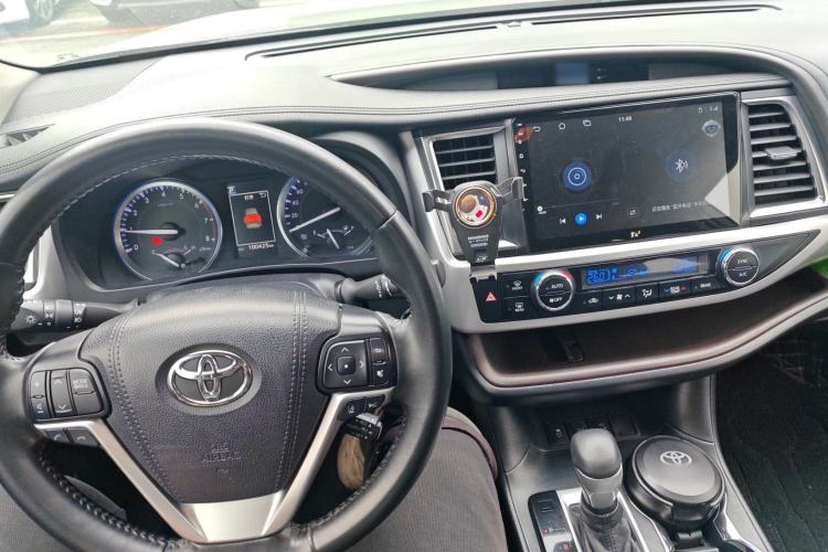 Used Toyota Highlander 2018 2.0T Four-Wheel Drive Luxury Version 7 Seats China VI Standard
