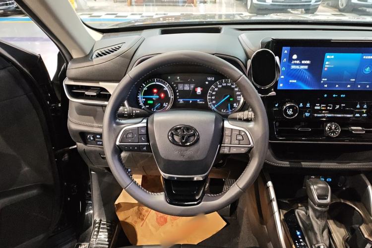 Used Toyota Highlander 2022 Dual-Engine 2.5L Four-Wheel Drive Prestige Version 7 Seats