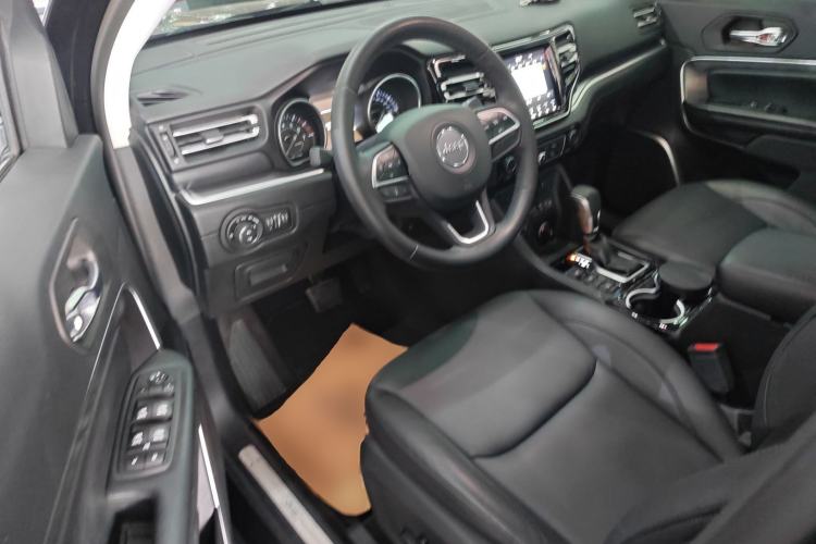 Used  Grand Commander 2018 2.0T Four-Wheel Drive Premium Navigation Version China V
