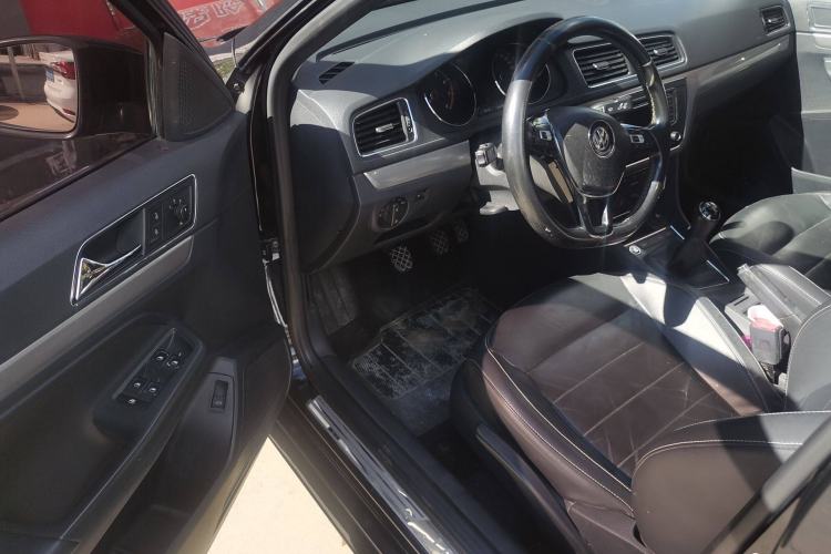 Used Volkswagen Lavida 2017 1.6L Manual Comfort Edition
