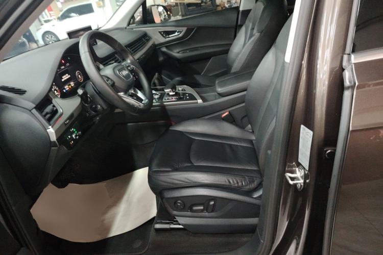 Used Audi Q7 2016 40 TFSI Comfort Model
