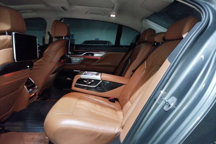 Used BMW 7 Series 2016 730Li Luxury Model
