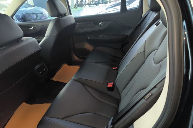 Used Hongqi E-QM5 2022 431 km Charge & Enjoy Edition
