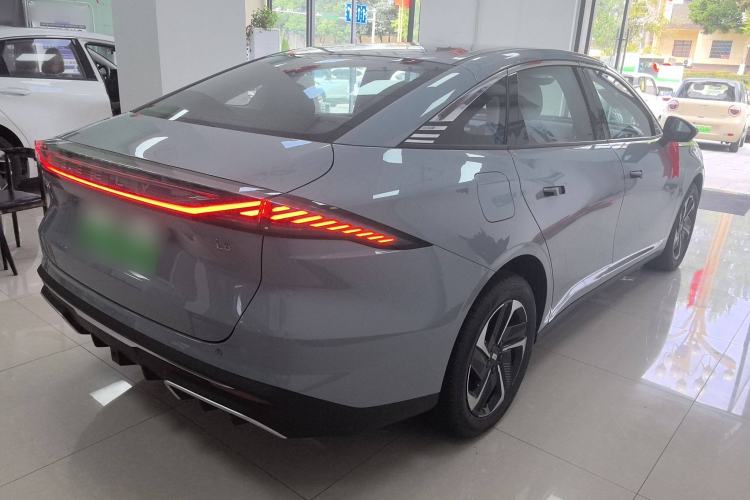 Used  L6 2024 125km PLUS Dragon Edition
