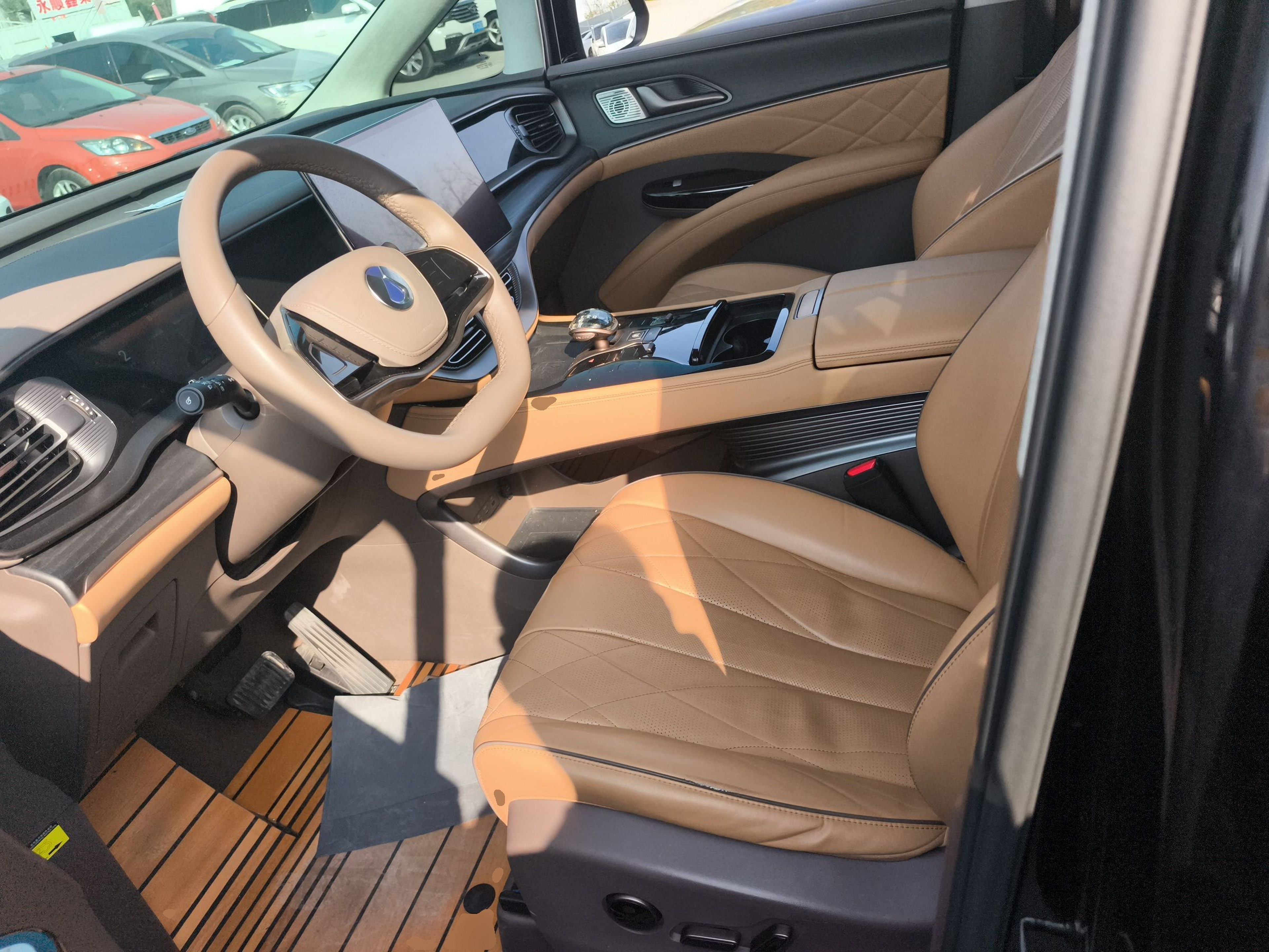 Переднее сиденье в автомобиле