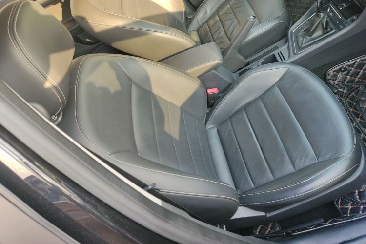 Used Volkswagen Lavida 2017 1.6L Automatic Comfort Edition
