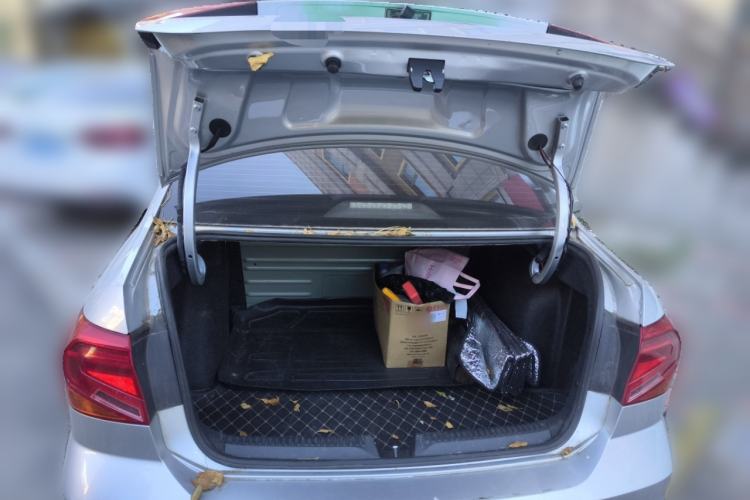 Used Volkswagen Jetta 2017 1.5L Manual Fashion Edition
