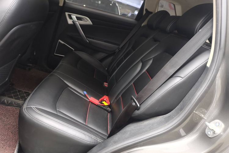 Used Geely Auto Emgrand X7 Sport 2018 1.8TD Automatic Two-Wheel Drive Smart Connect 4G Internet Edition
