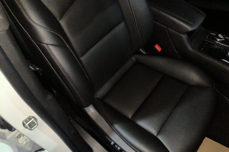 Used Cadillac XT4 2022 28T Two-Wheel-Drive Luxury Version
