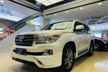 Used Toyota Land Cruiser 2015 4.0L VX-R 8-Seater Middle East Version