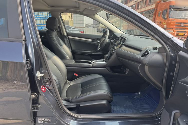 Used Honda Civic 2016 220TURBO CVT Luxury Edition
