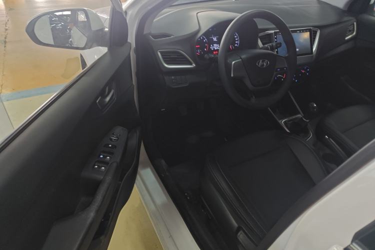 Used Hyundai Verna 2016 1.4L Manual Cool Edition GLS
