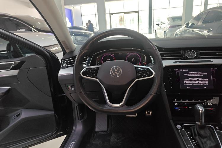 Used Volkswagen Magotan 2023 2 Million Units Commemorative Edition 330TSI DSG Luxury Version
