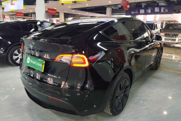 Used Tesla Model Y 2023 Rear-Wheel-Drive Version
