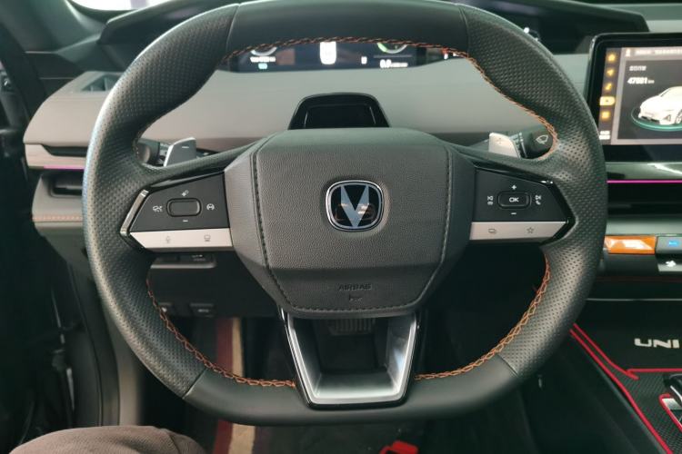 Used Changan UNI-V 2022 1.5T Prestige Version
