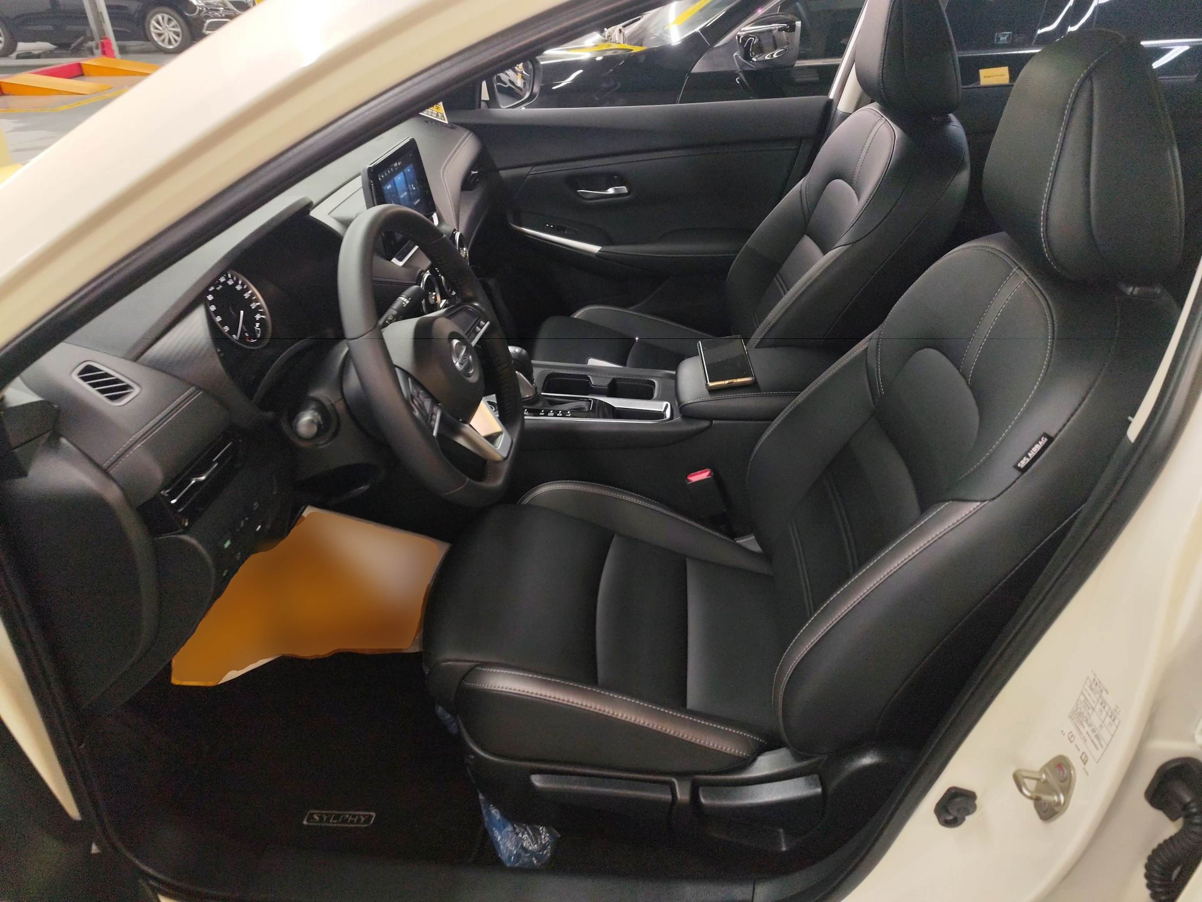 Переднее сиденье в автомобиле