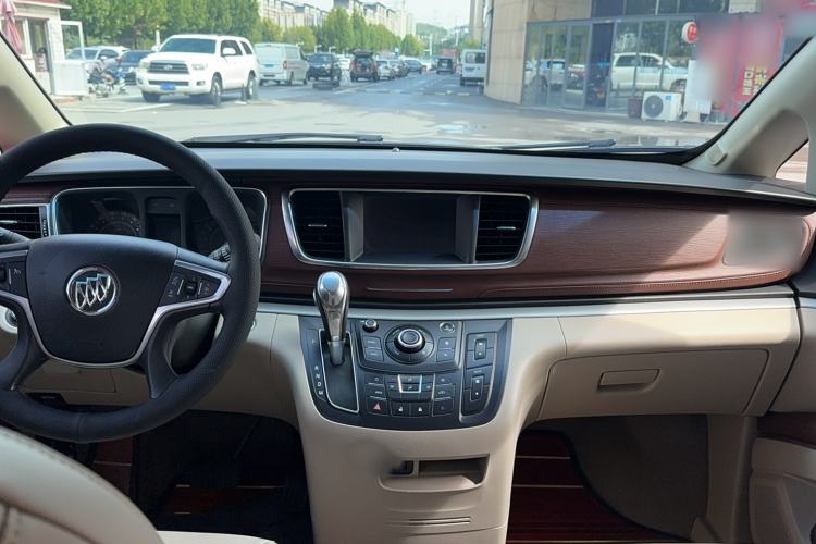 Used Buick GL8 2018 28T Luxury Model China VI Standard
