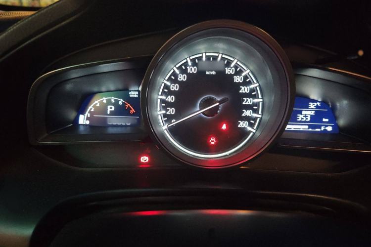 Used Mazda Mazda 3 Axela 2017 Sedan 1.5L Automatic Luxury Model China VI Standard
