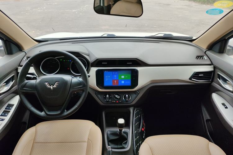 Used Wuling Hongguang 2019 1.5L S Comfort Edition China VI LAR
