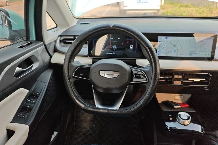 Used Geometry E Firefly 2024 301km Flowing Light
