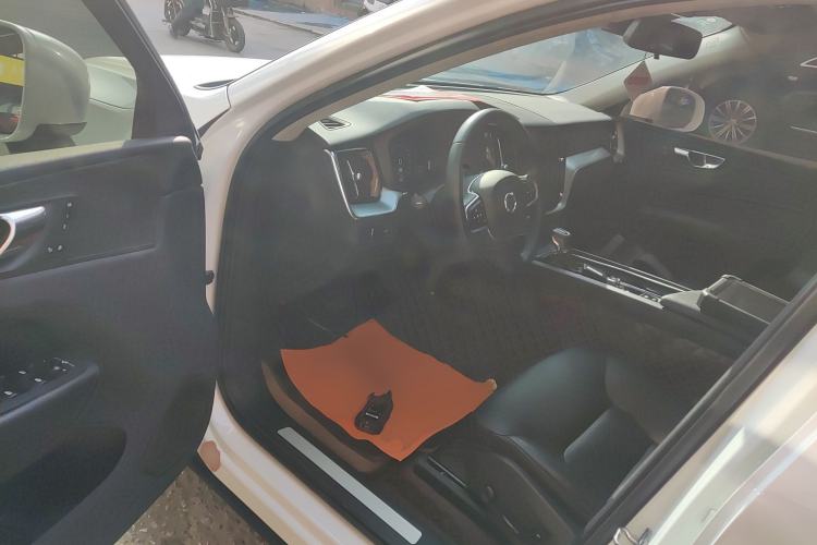 Used Volvo XC60 2020 T5 4x4 Zhiyi Luxury Edition
