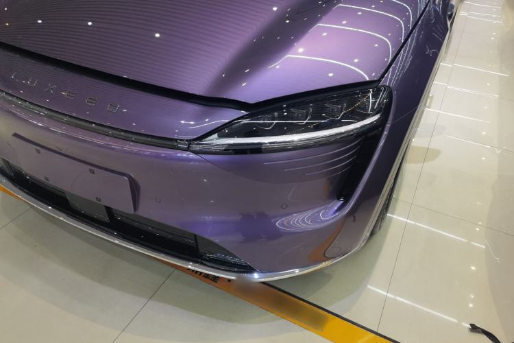 Used Hima Luxeed R7 2024 All-Electric 802 km Max
