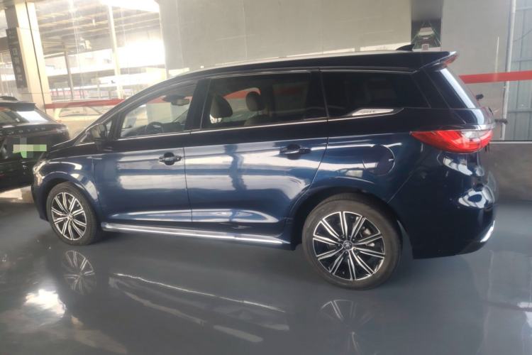 Used BYD Song MAX New Energy 2019 DM 1.5T Smart Connect Zhiyao Model 6 Seats China VI Standard
