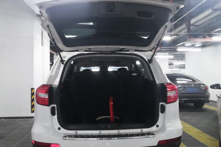 Used Haval H8 2015 2.0T two-wheel drive Comfort trim level