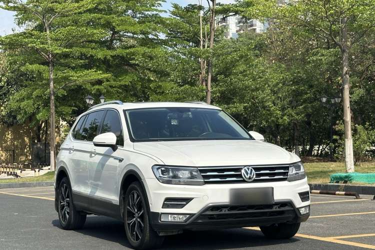 Used Volkswagen Tiguan L 2019 Revised 330TSI Automatic Two-Wheel Drive Smart & Luxury Edition China VI Standard
