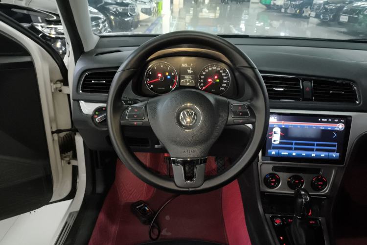 Used Volkswagen Gran Lavida 2013 1.6L Automatic Luxury Model
