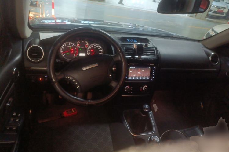 Used Haval H5 Classic 2015 2.0L Manual Two-Wheel Drive Entry-Level Trim
