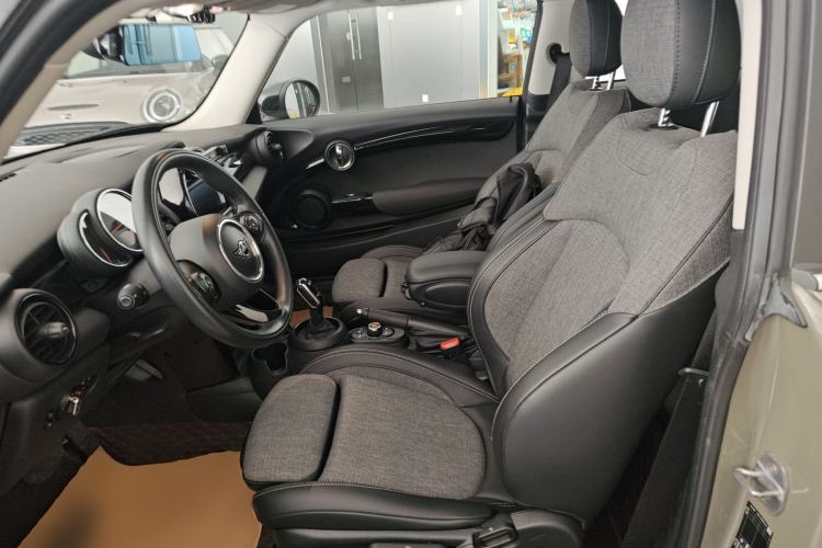 Used  MINI 2019 1.5T COOPER Classic Edition
