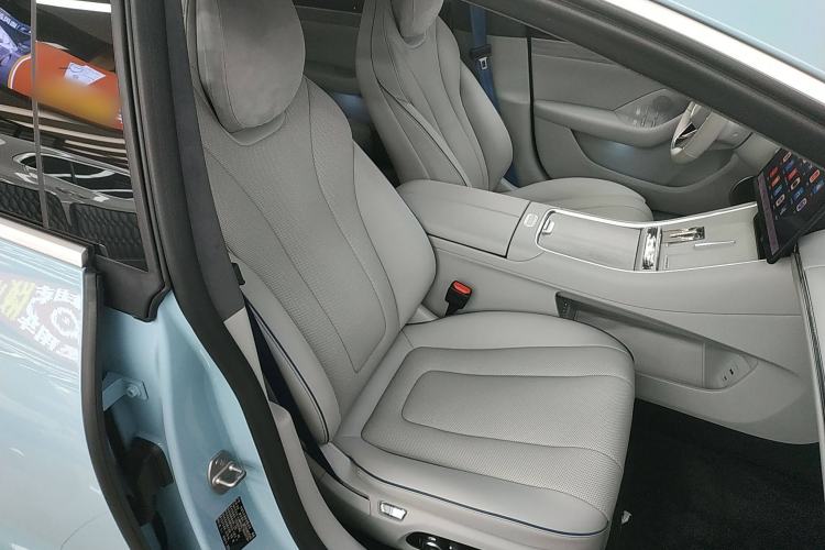 Used Hima Luxeed S7 2025 855 km Max
