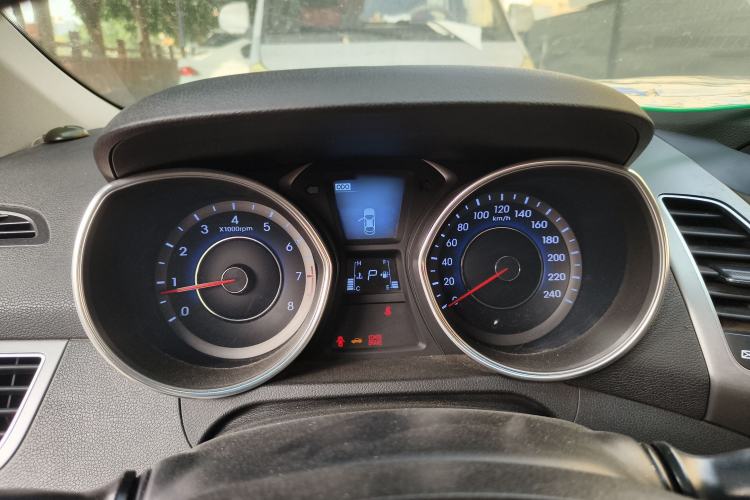 Used Hyundai Elantra 2015 1.6L Automatic Luxury Model