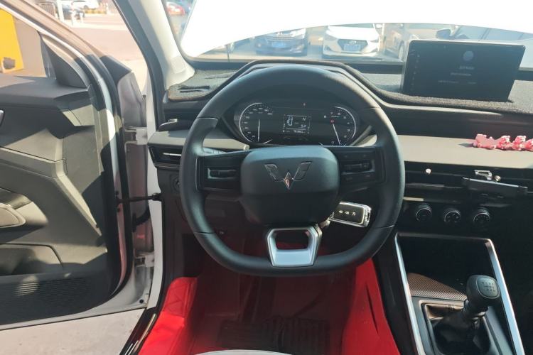 Used Wuling Alvez 2022 1.5L Manual Free-Style Model